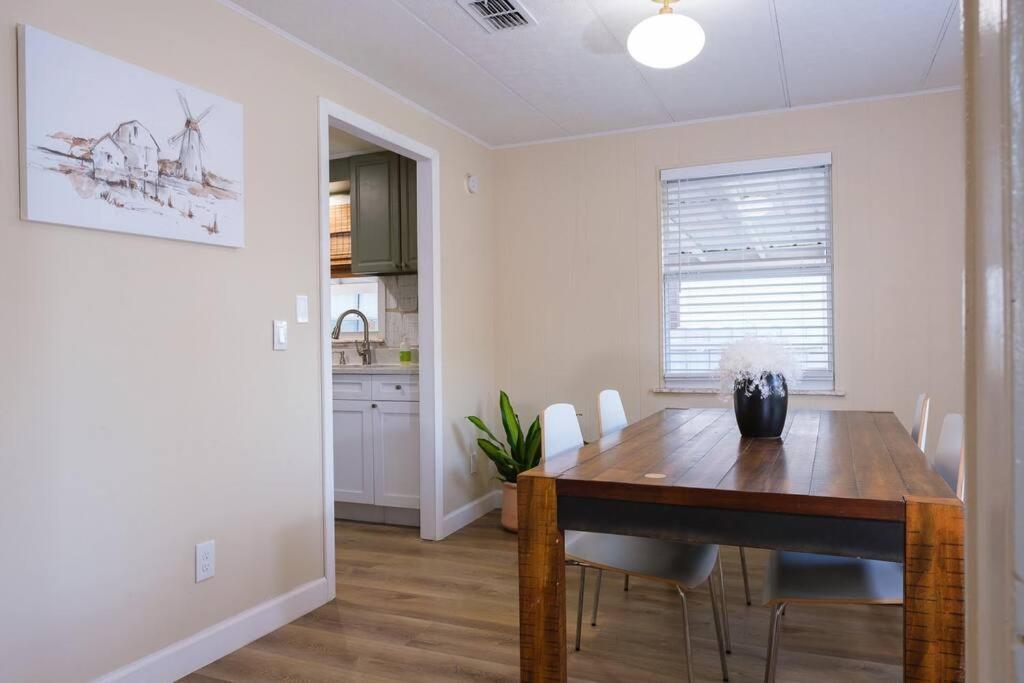House Near Tampa Zoo And Busch Gardens, Free High Speed Wifi Villa Buitenkant foto